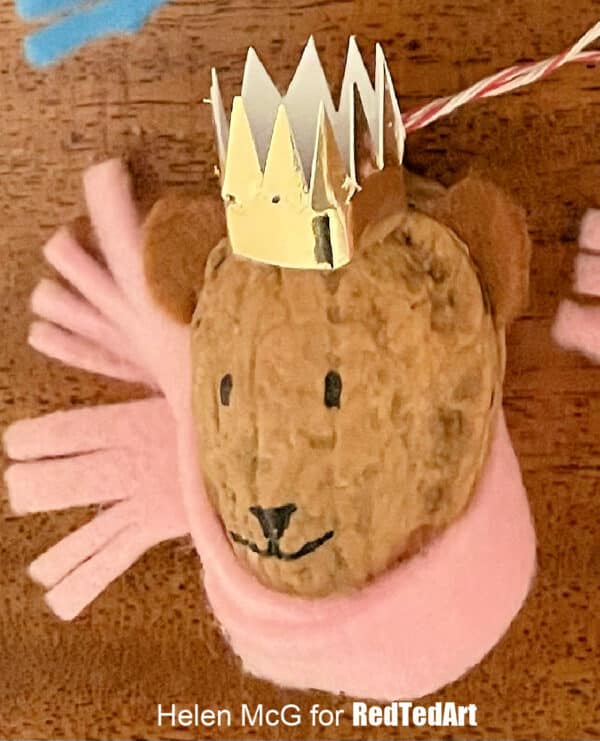 super cute walnut bear ornaments with crown