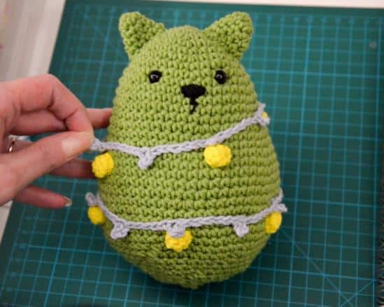 sew on the crochet christmas tree lights yellow 1