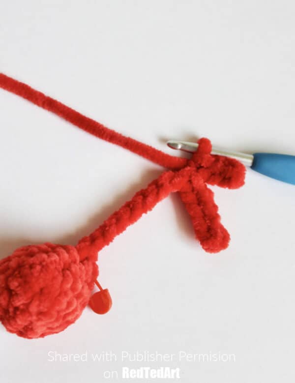 work on the no sew lobster's arm