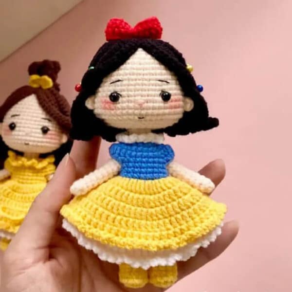free snow white crochet pattern
