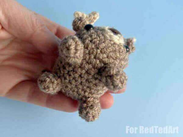 four crochet legs for your reindeer