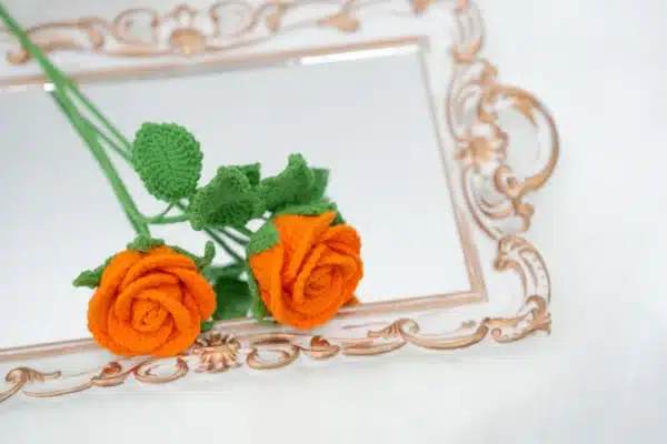 free floyd rose crochet pattern to make into a rose bouquet
