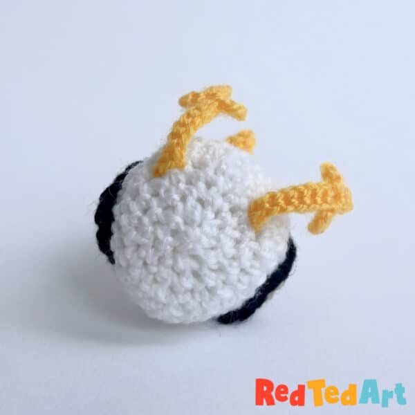 Seagull amigurumi legs
