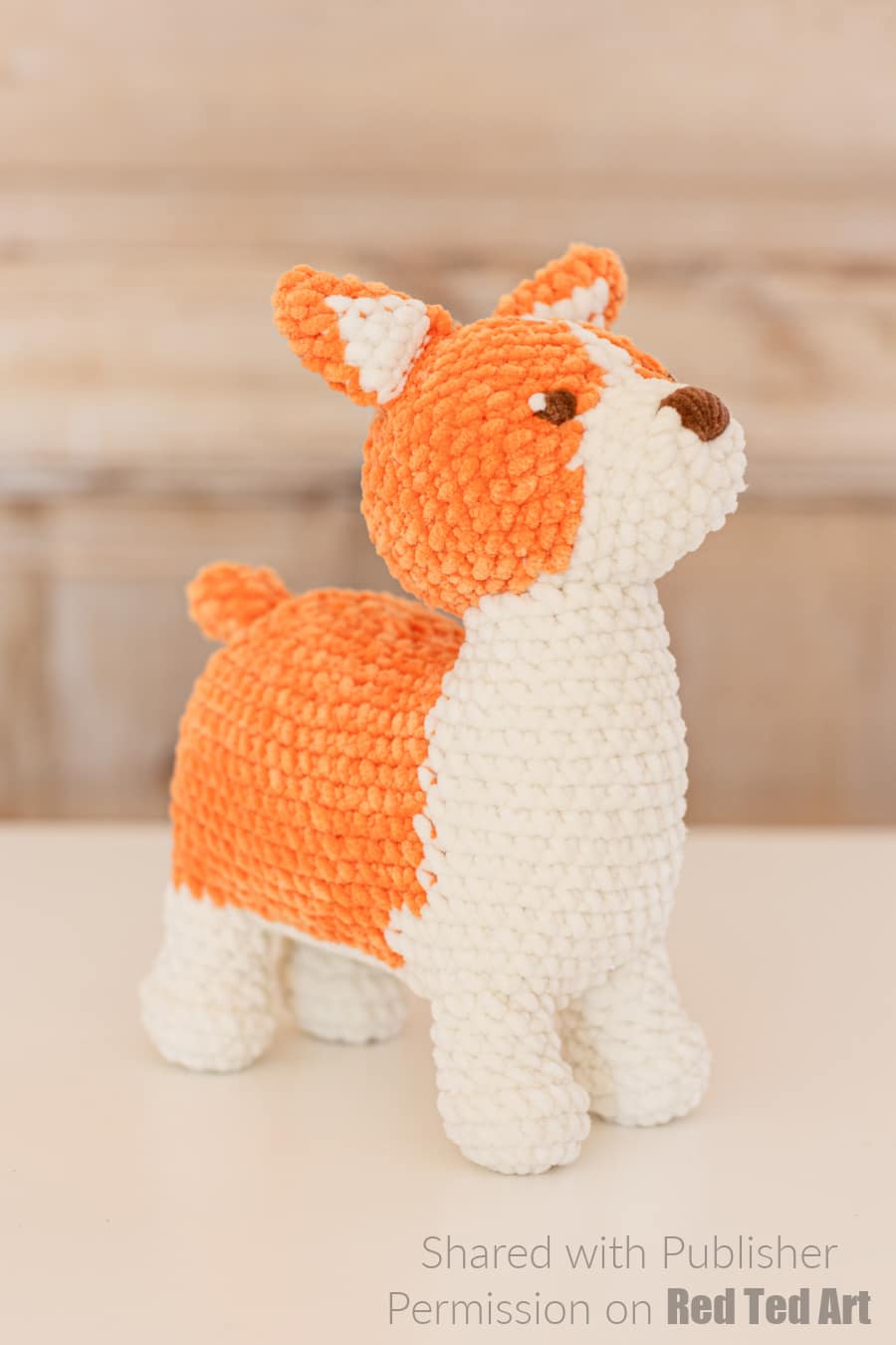Adorable crochet corgi pattern - a free pattern from the Cuddly Crochet Pets book!
